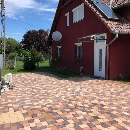 Napfeny Haz Sonnenschein Haus Appartamento